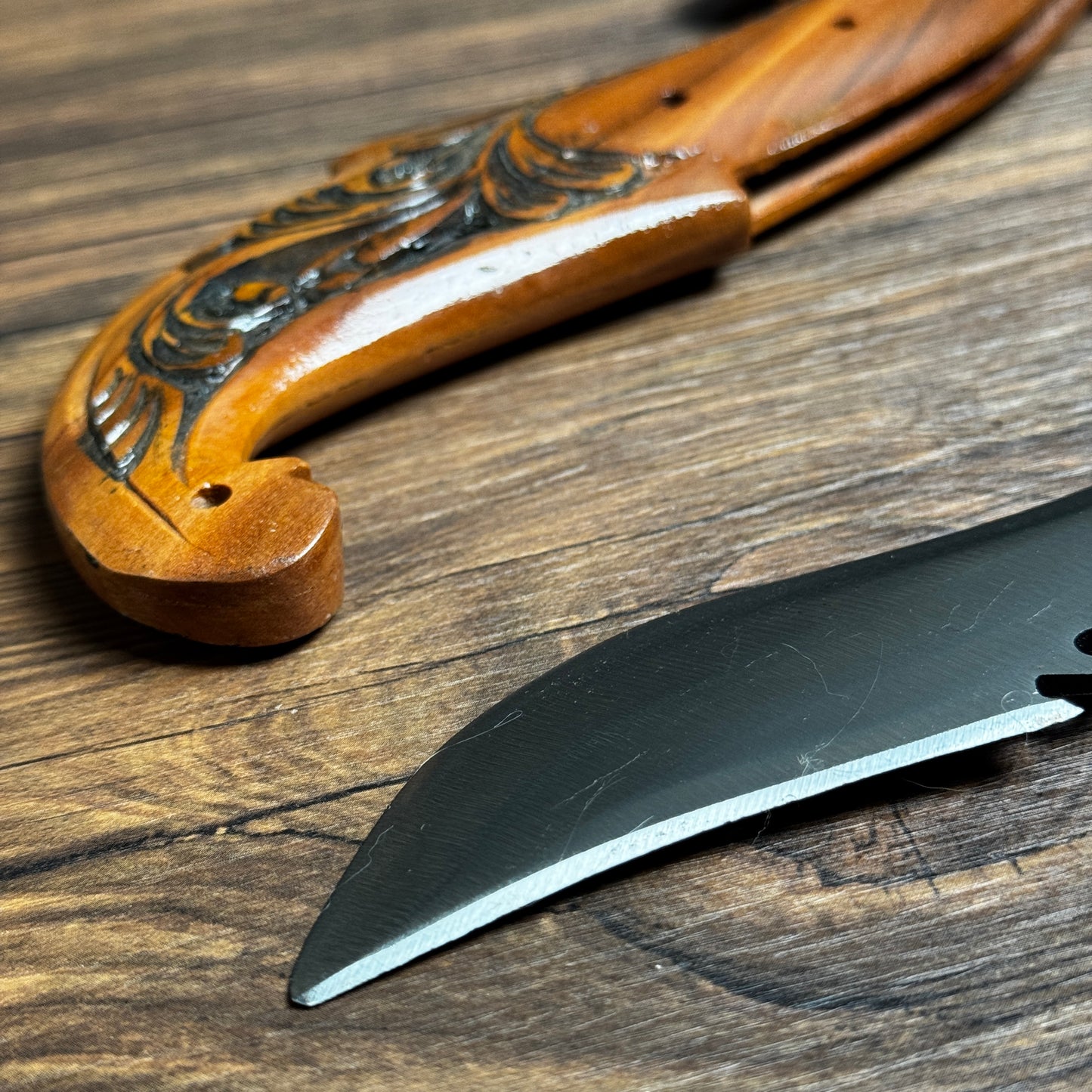 decorative dagger with rasamala wood sheath