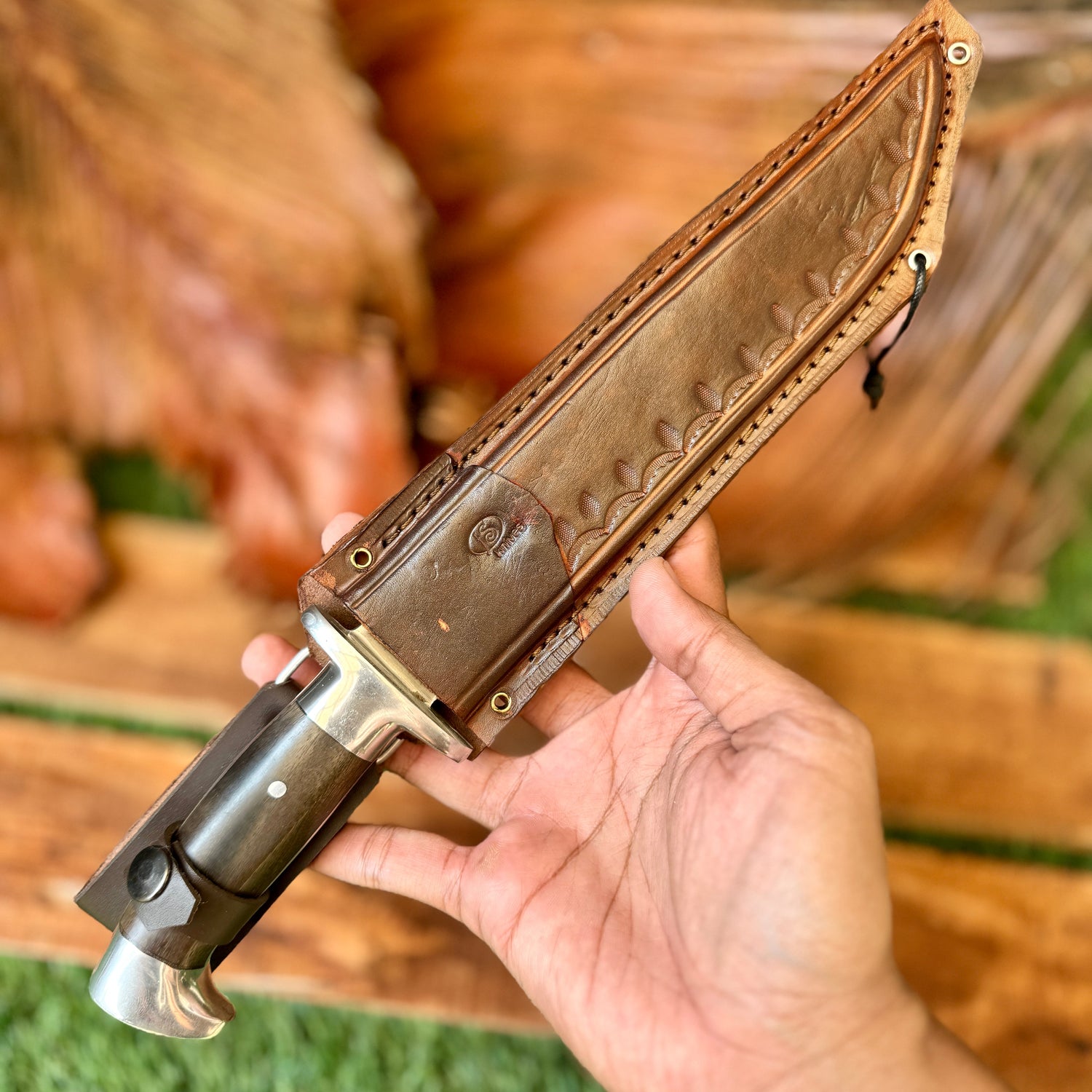SURVIVAL & TACTICAL KNIVES