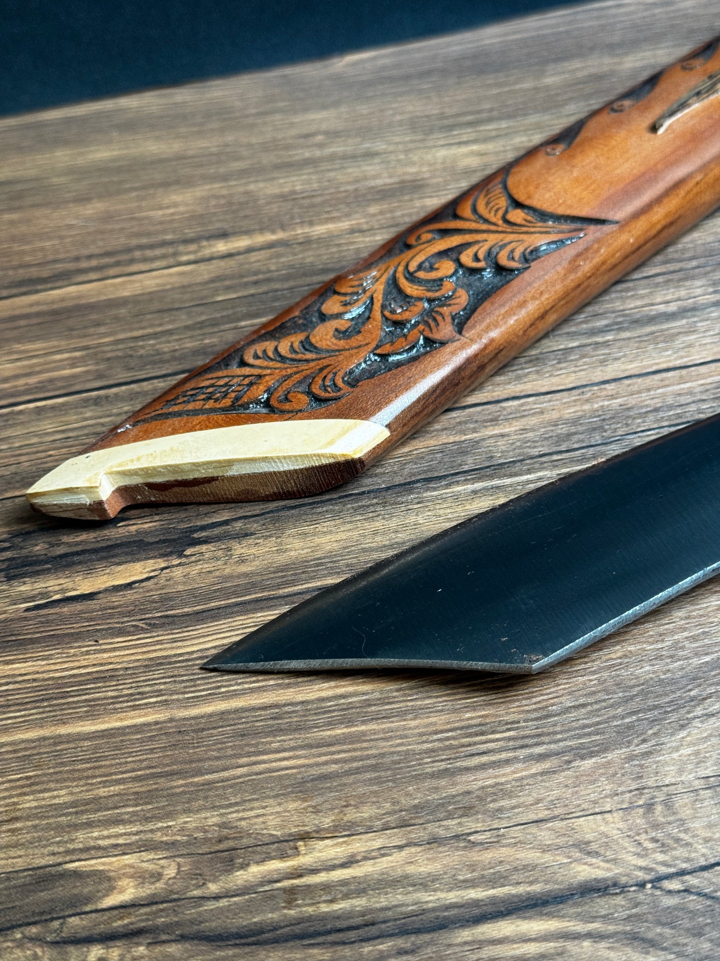 Parang Machete — Hand-Forged Spring Steel, Full Tang | Carved Rasamala Wood Sheath | Bushcraft | Camping