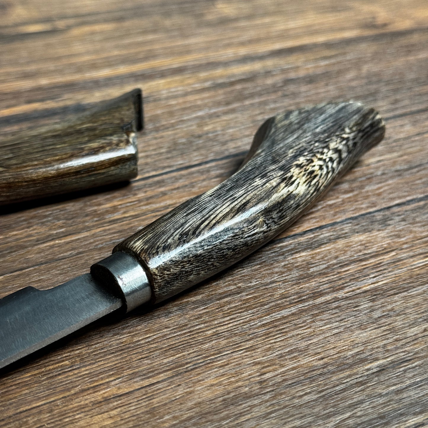 bushcraft knife bushcraft knife hand forged spring steel pheasantwood handle close up detail