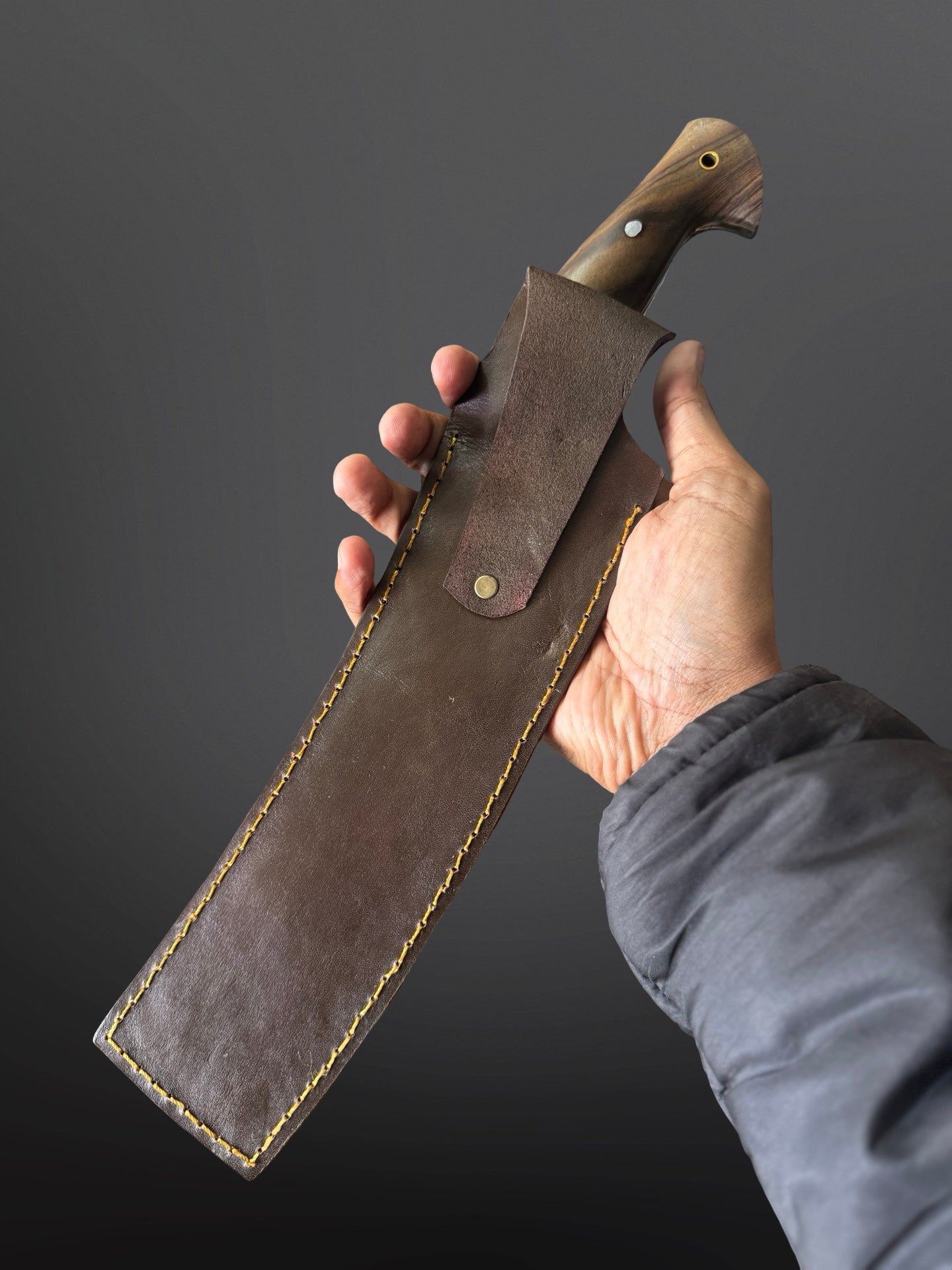 butcher knife carbon steel blade sharp edge hand forged detail