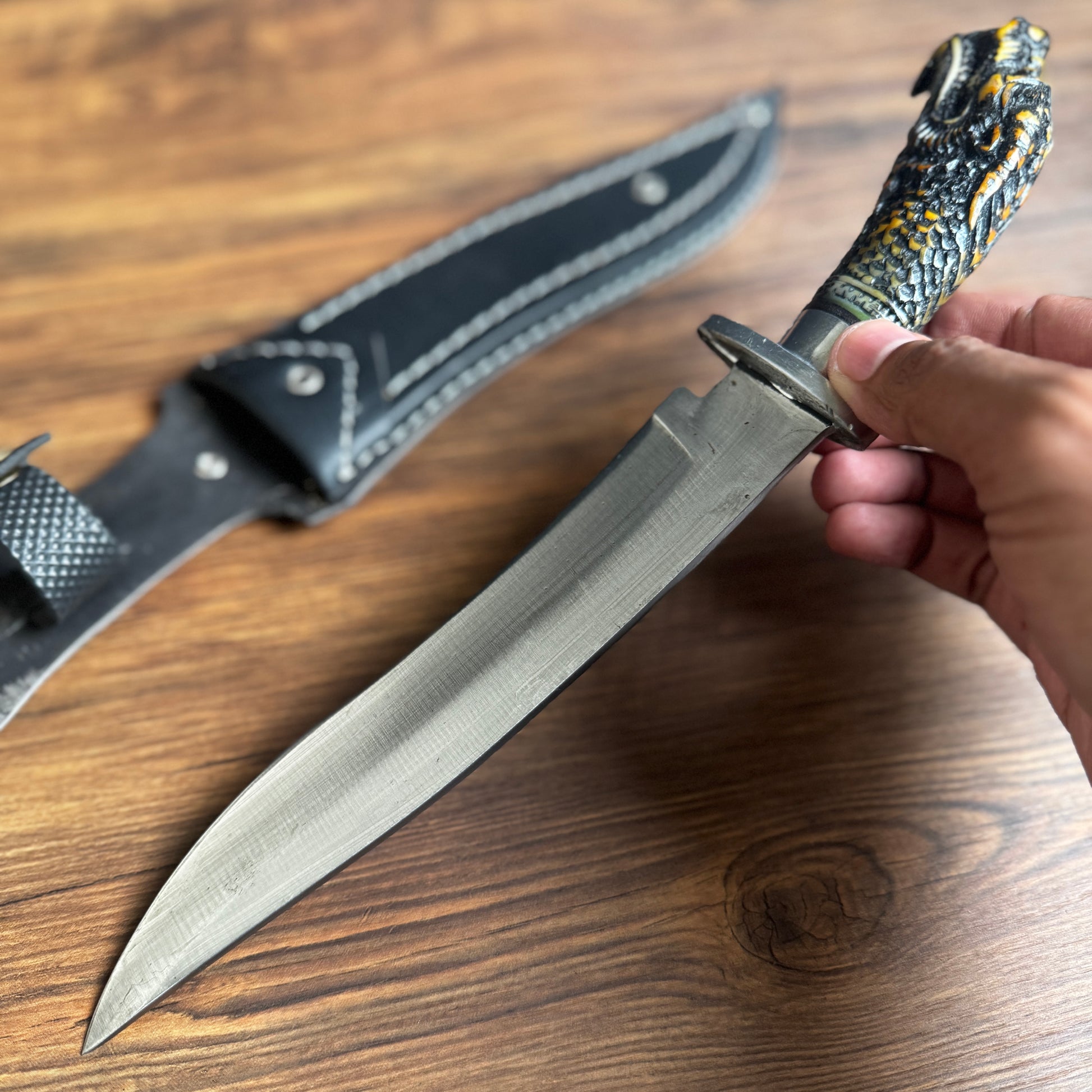 fixed blade knife spring steel blade side profile close up
