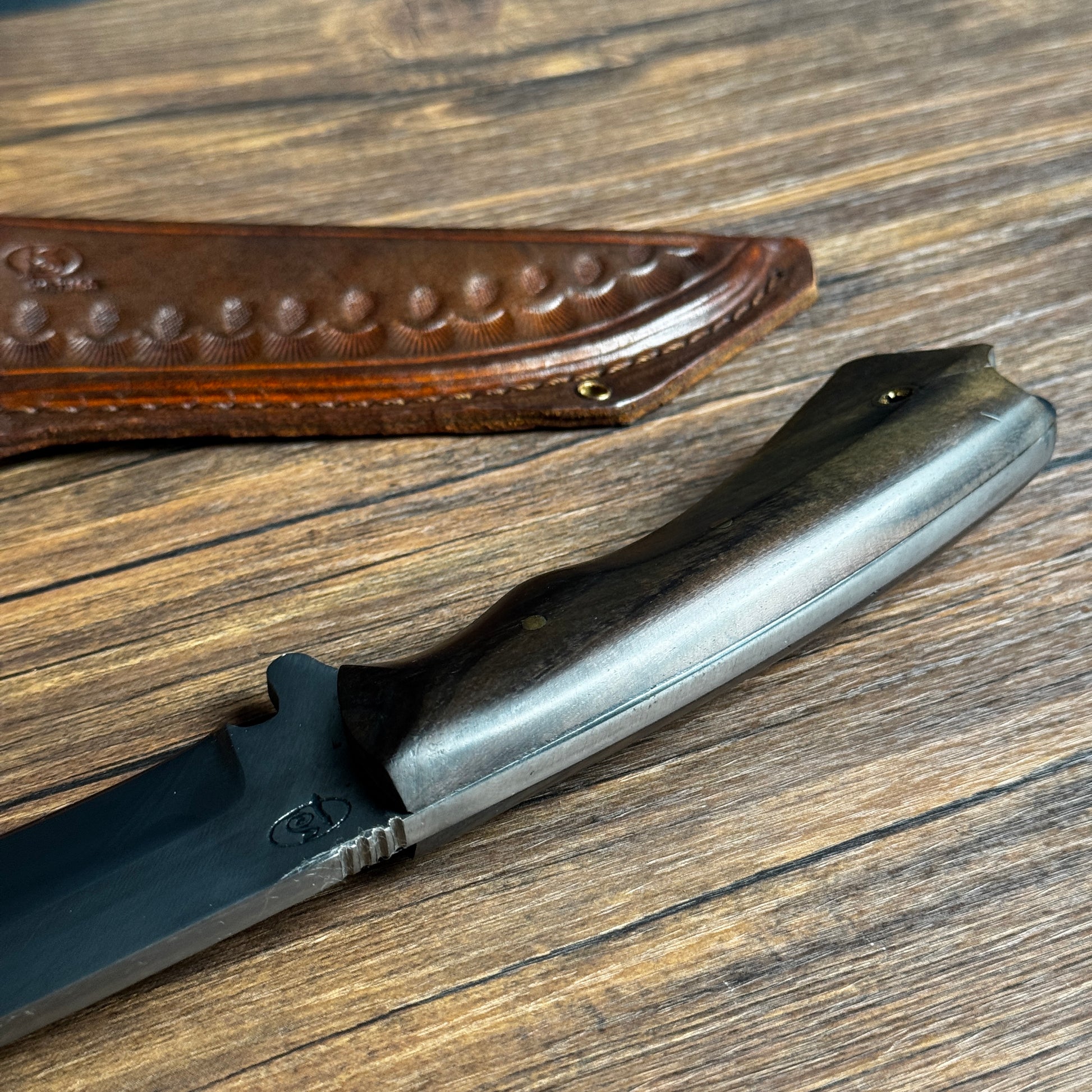full tang hunting knife rosewood handle close up detail
