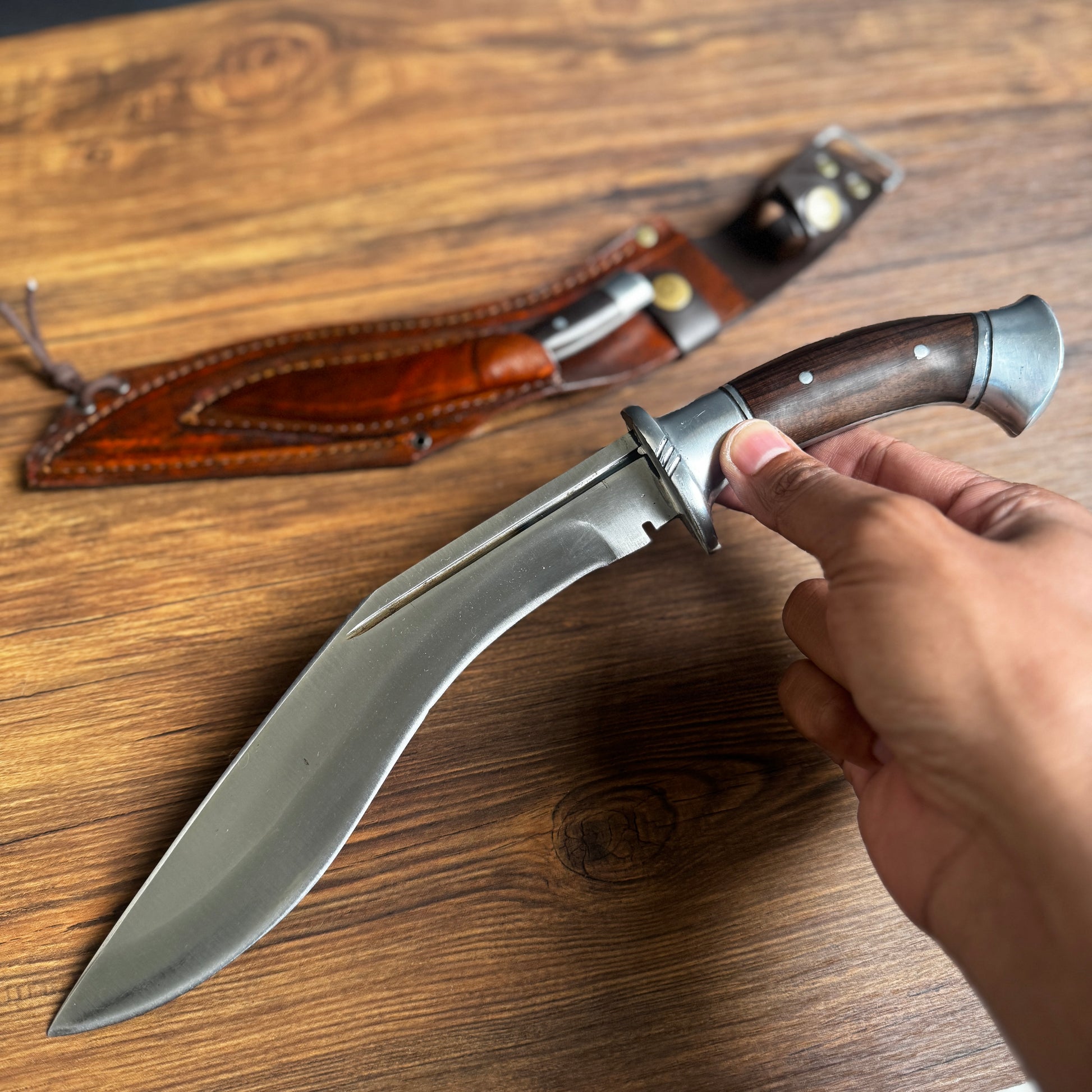 kukri machete spring steel blade side profile close up